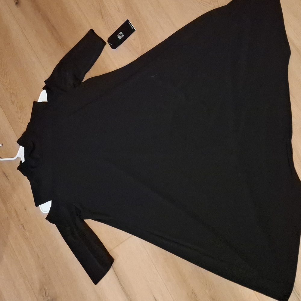 Clara Sun Woo Black cold shoulder dress NWT Size XS